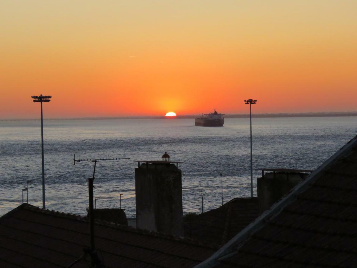 Tejo House River Lisbon อัลมาดา ภายนอก รูปภาพ